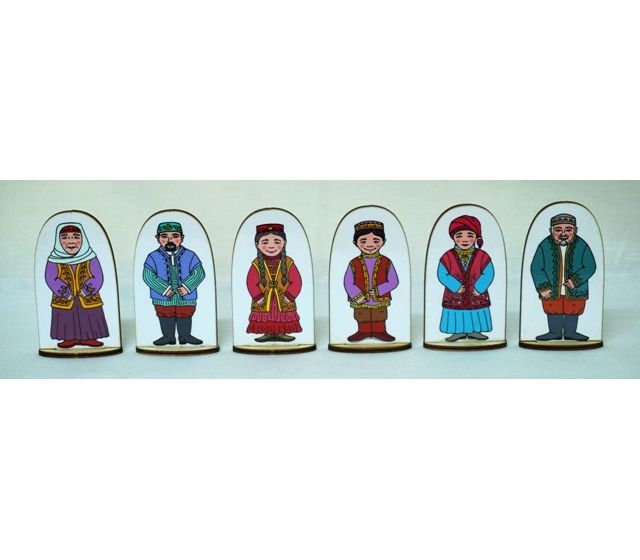 Набор кукол на подставке Семья татарская 6 шт, фанера